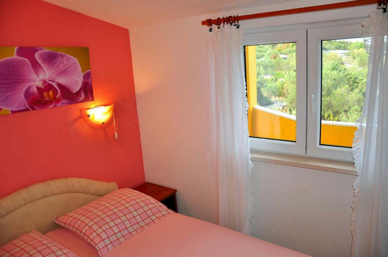 Apartments Villa Annika Slatine Eksteriør bilde