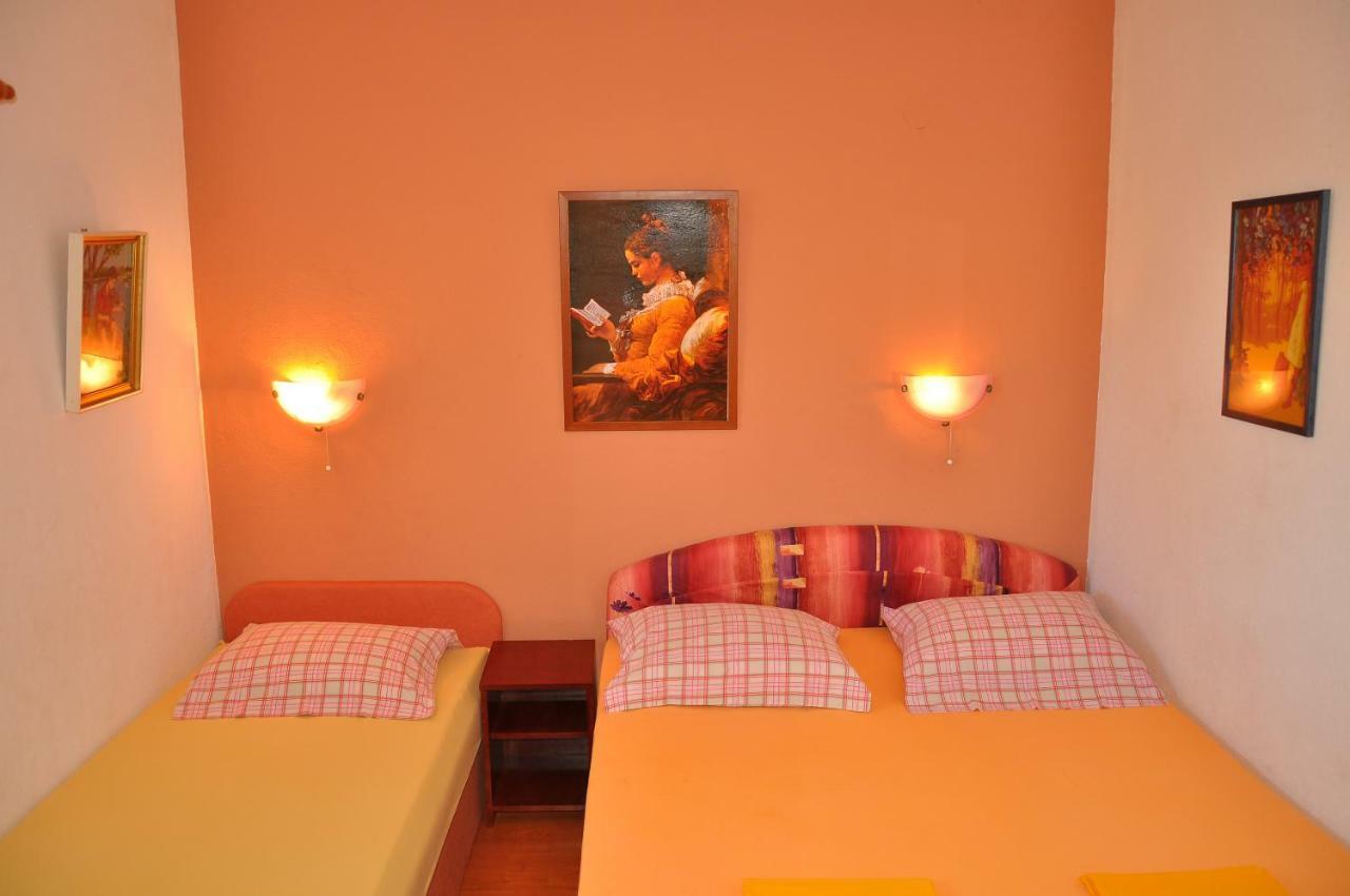Apartments Villa Annika Slatine Eksteriør bilde